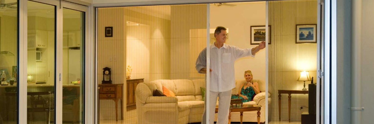 Die Pflege und Reinigung von Fliegengittern: Tipps für eine langlebige Nutzung